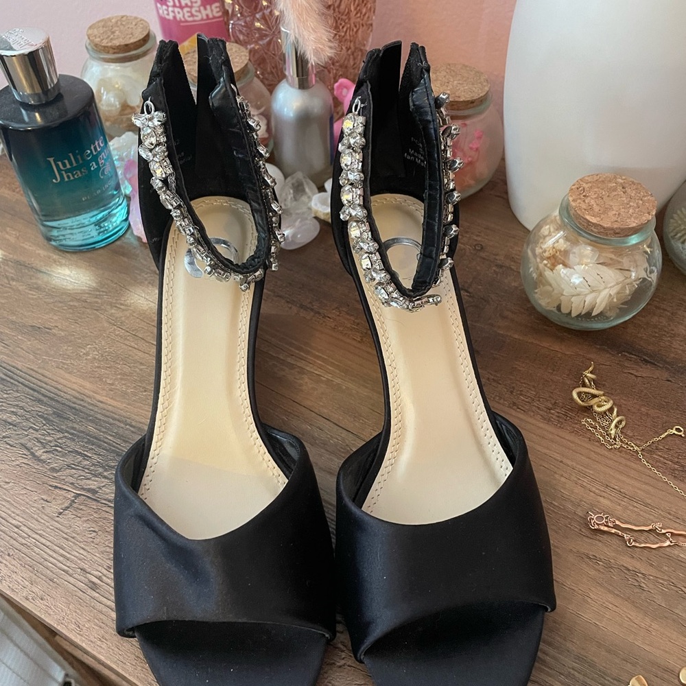 Elegant Black Satin Women's Heels with Rhinestone Detail